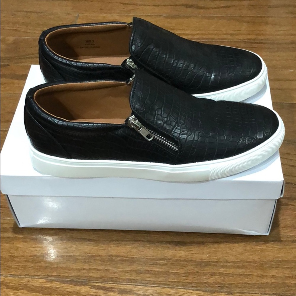 REPORT new black shoes US 9